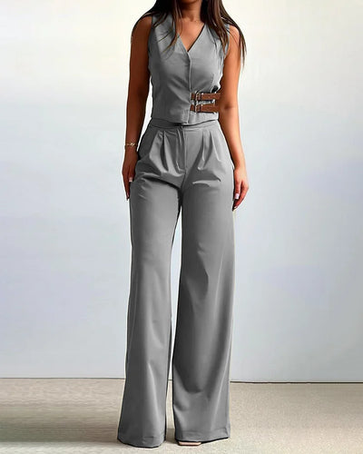Traje casual con top en forma de V